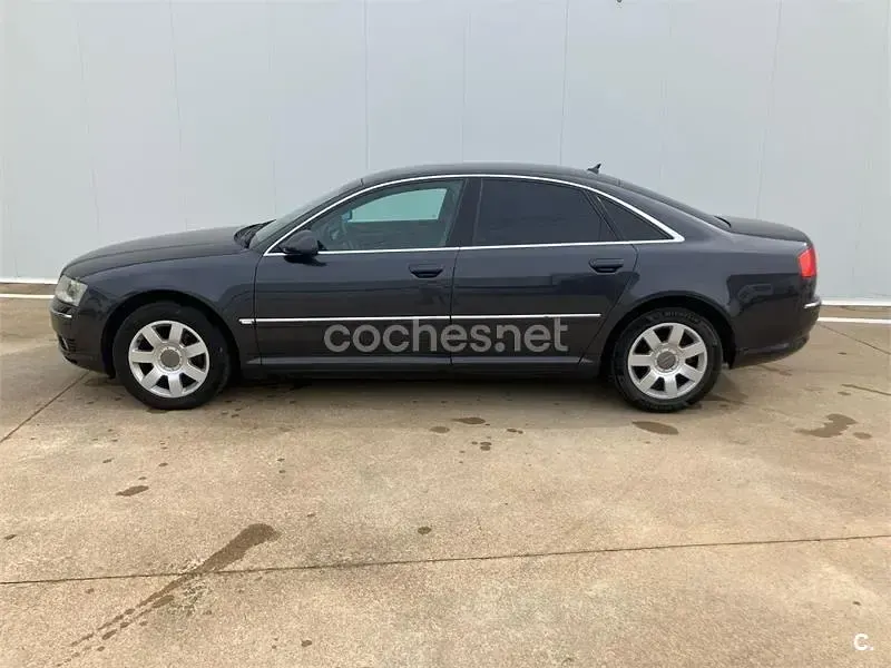 Usado Audi A8 233 CV (171 kW) 2005 Azul Berlina