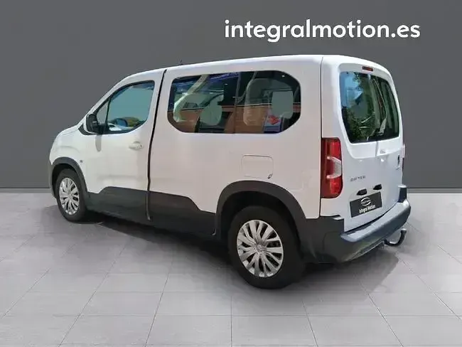Usado Peugeot Rifter Access 102 CV (75 kW) 2020 Blanco Monovolumen
