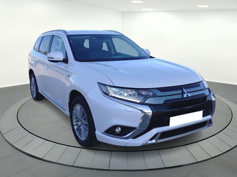 Usado Mitsubishi Outlander Motion 224 CV (164 kW) 2019 Blanco SUV