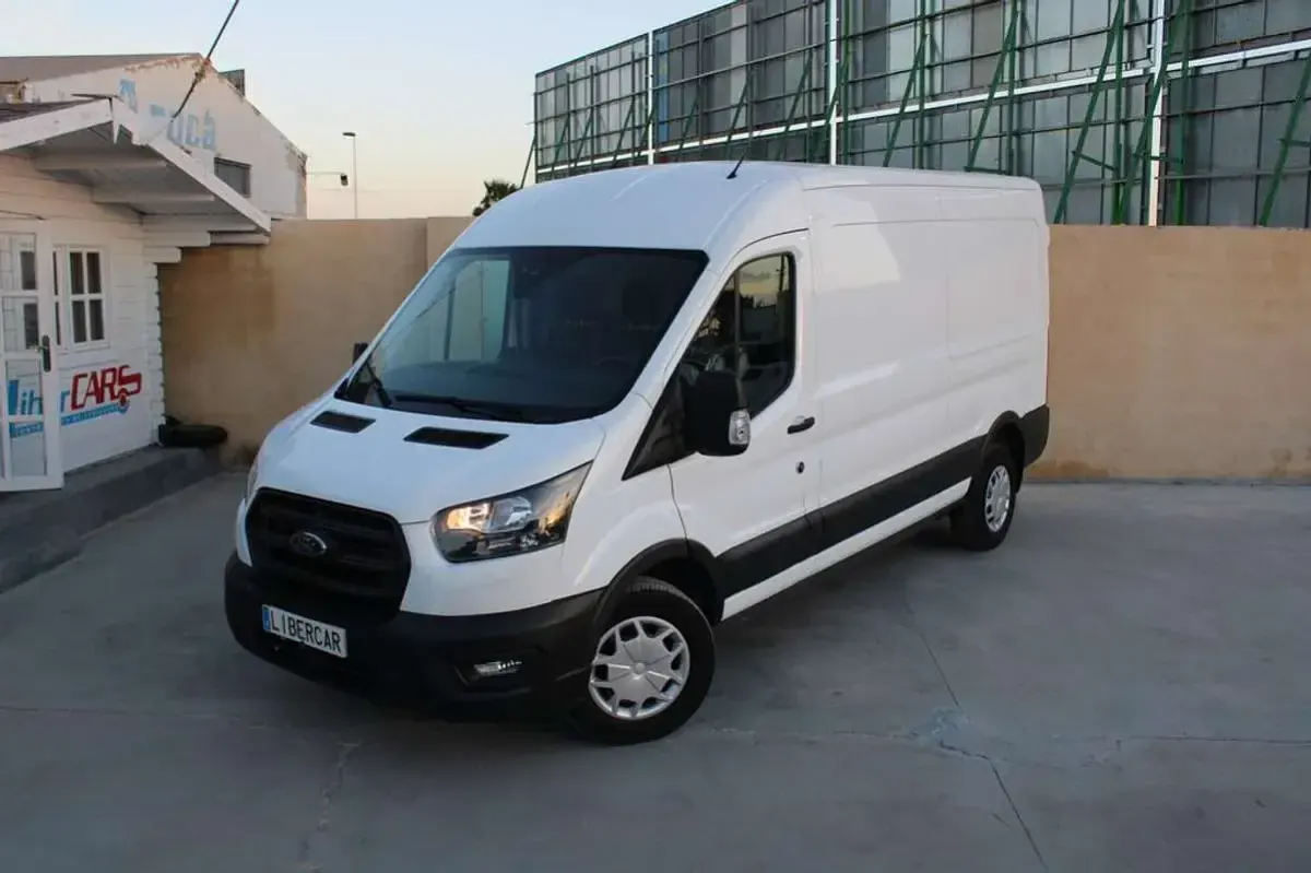 Usado Ford Transit Trend 129 CV (94 kW) 2024 Blanco Van