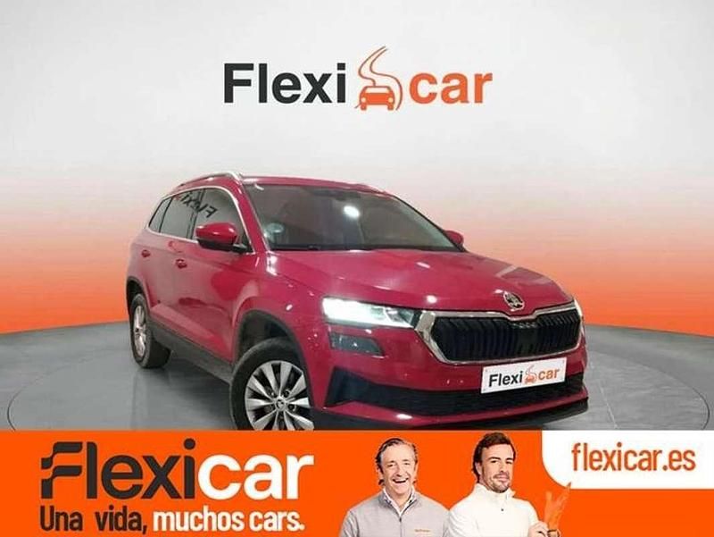 Rojo Usado 2023 Skoda Karoq Ambition SUV | 18.890 € (Super precio) - Imagen 1/4