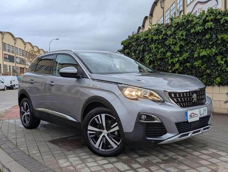 Usado Peugeot 3008 Allure 131 CV (96 kW) 2020 Gris SUV