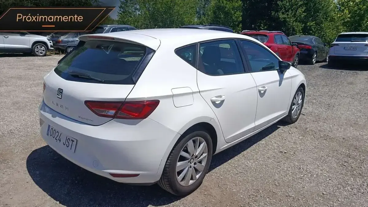 Usado Seat Leon ST Reference 110 CV (80 kW) 2015 Blanco Familiar
