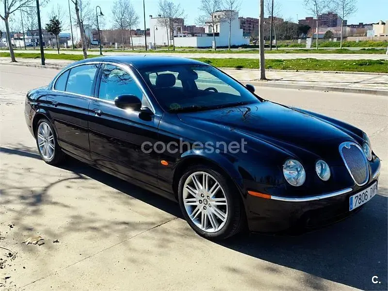 Usado Jaguar S-Type Executive 207 CV (152 kW) 2006 Negro Berlina
