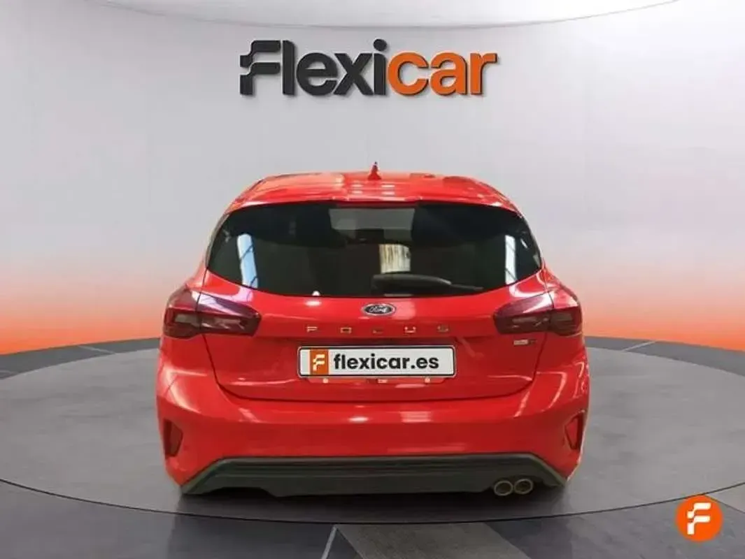 Usado Ford Focus ST-Line 125 CV (91 kW) 2022 Rojo Berlina