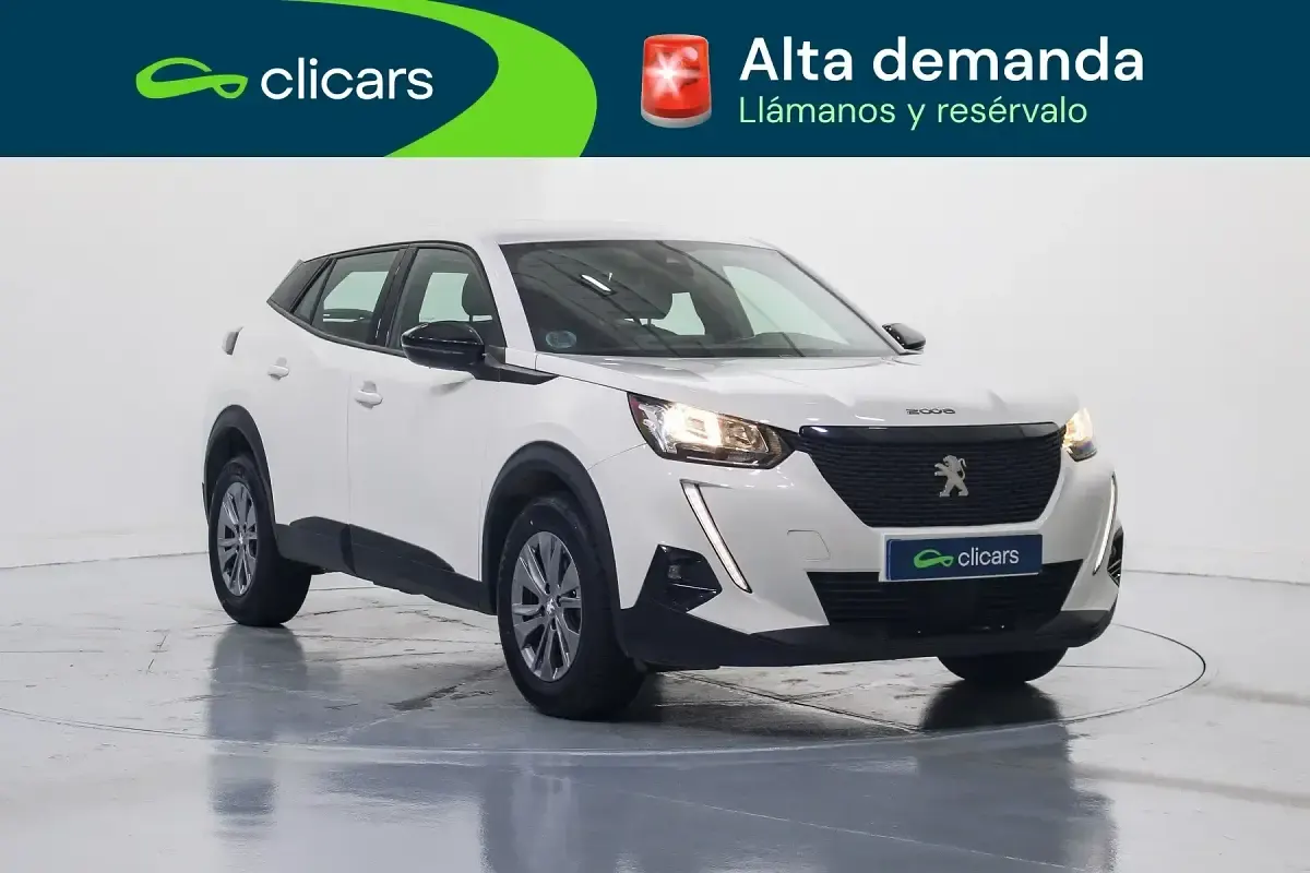 Usado Peugeot 2008 Active 110 CV (80 kW) 2022 Blanco SUV