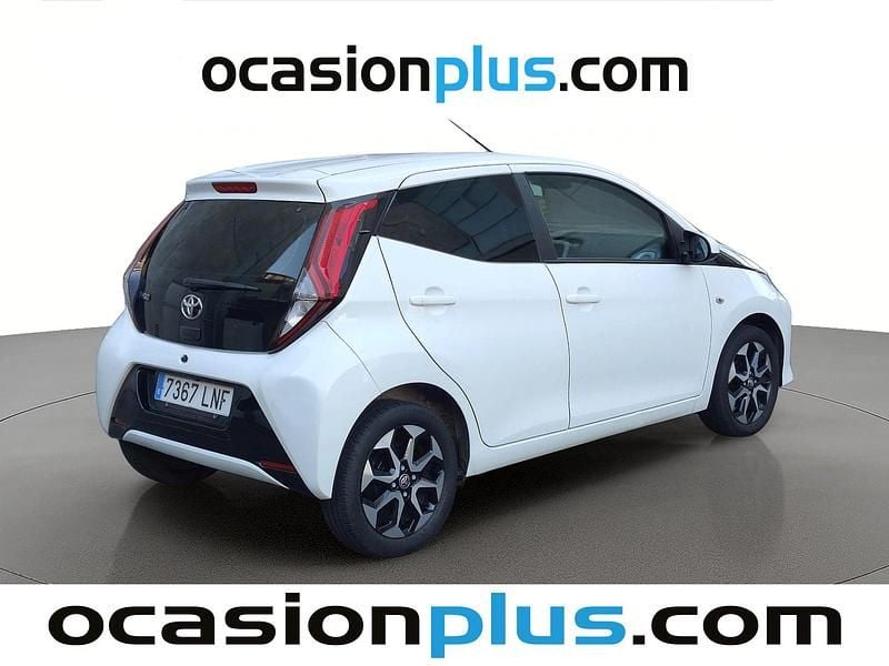 Usado Toyota Aygo X-play 72 CV (52 kW) 2021 Blanco Utilitario