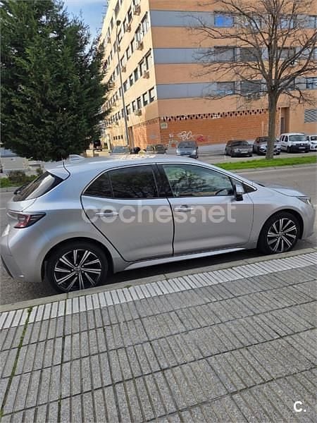 Usado Toyota Corolla Plus 140 CV (102 kW) 2022 Gris / plata Berlina