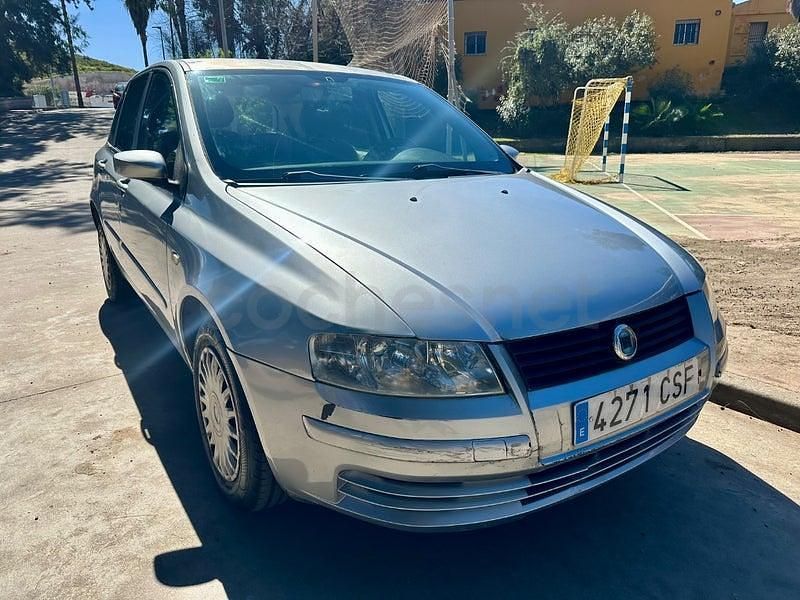 Usado Fiat Stilo 115 CV (84 kW) 2004 Gris / plata Berlina