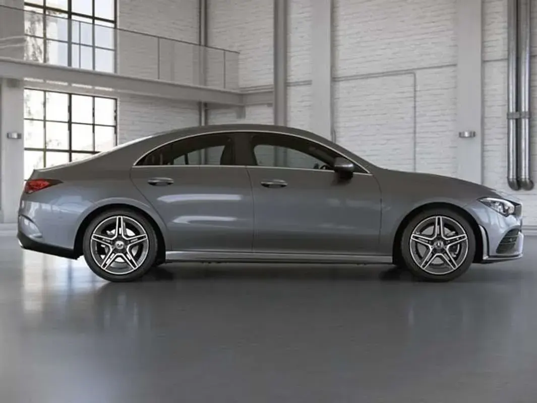 Usado Mercedes CLA220 190 CV (139 kW) 2025 Gris Coupe