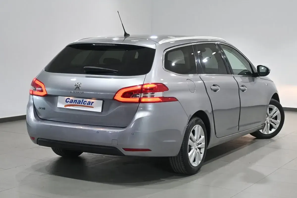 Usado Peugeot 308 S 130 CV (95 kW) 2015 Gris Familiar