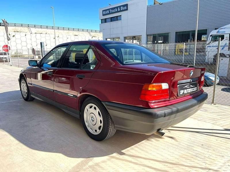 Usado BMW 318 Comfort Edition 113 CV (83 kW) 1995 Burdeos Berlina