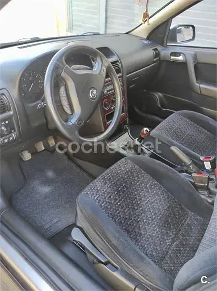 Usado Opel Astra Elegance 115 CV (84 kW) 2001 Gris / plata Berlina