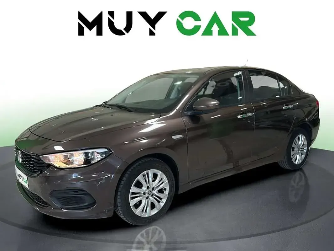 Usado Fiat Tipo Easy 95 CV (69 kW) 2018 Marrón Berlina