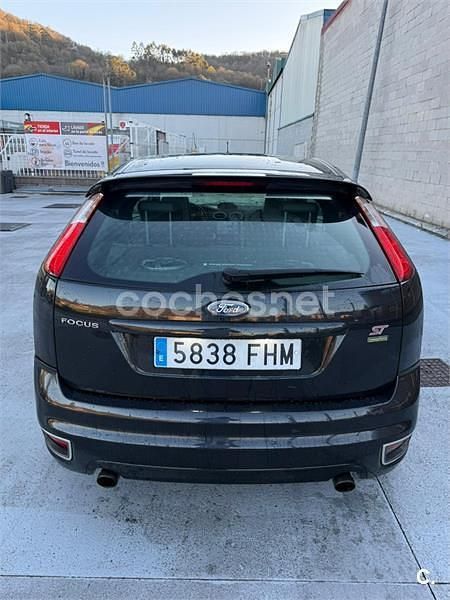 Używany Ford Focus ST 225 KM (165 kW) 2008 Czarny Sedan/Limuzyna