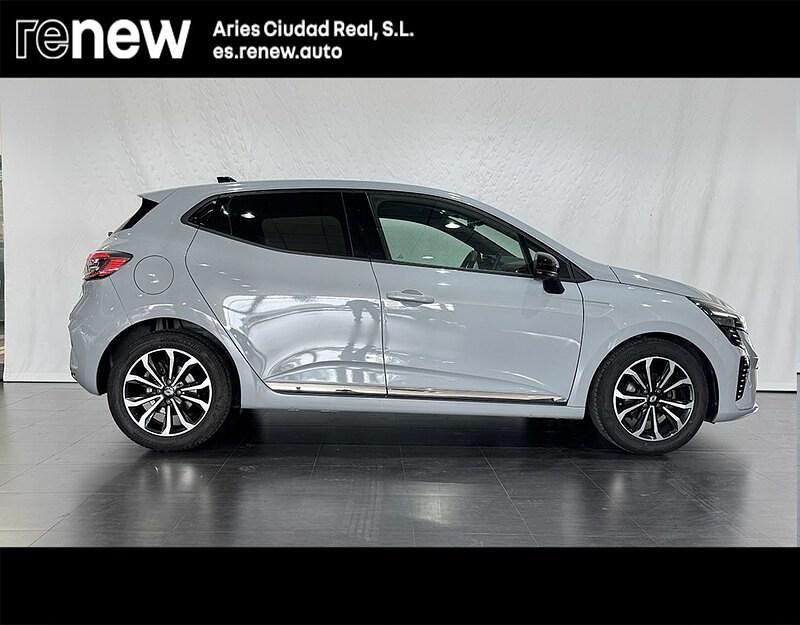 Begagnad Renault Clio V Techno 90 HK (66 kW) 2024 Grå Sedan