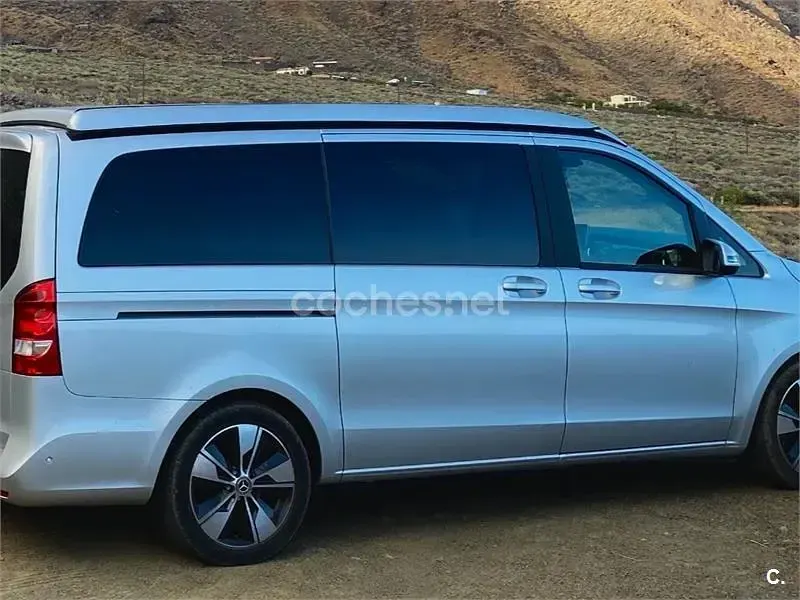 Usado Mercedes V220 Exclusive 163 CV (119 kW) 2020 Gris / plata Monovolumen