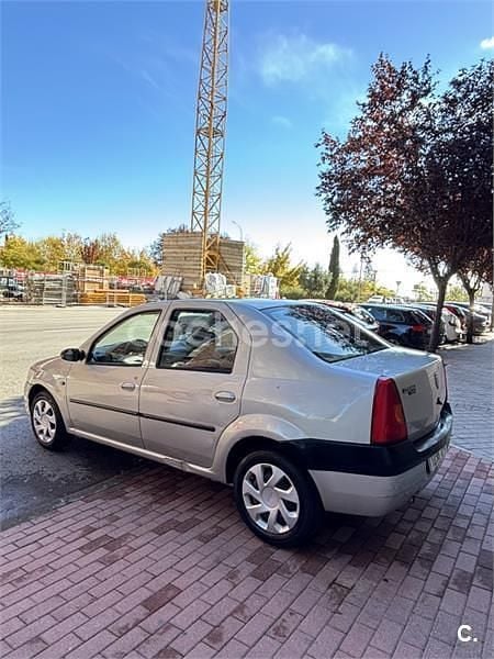 Beige Usado 2006 Dacia Logan Lauréate Berlina | 1590 € (Super precio) - Imagen 1/4