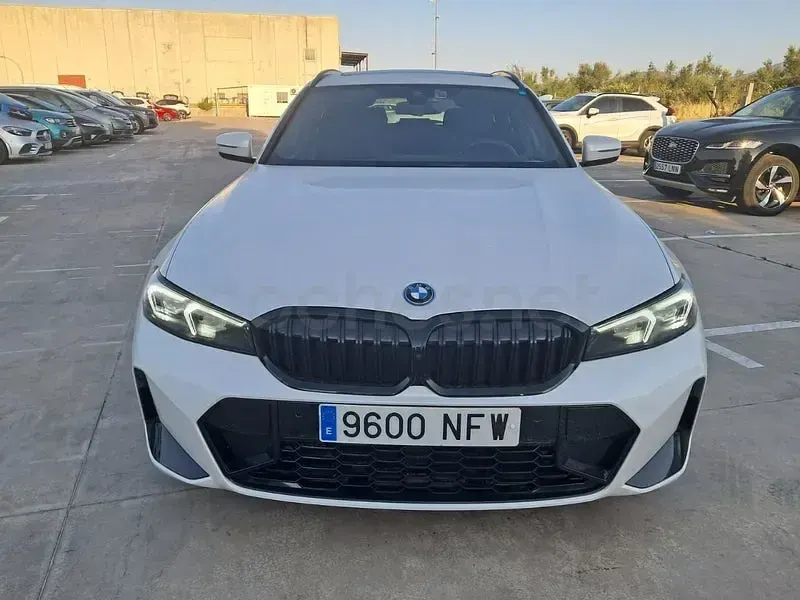 Usado BMW 330e Comfort Edition 292 CV (214 kW) 2025 Blanco Familiar