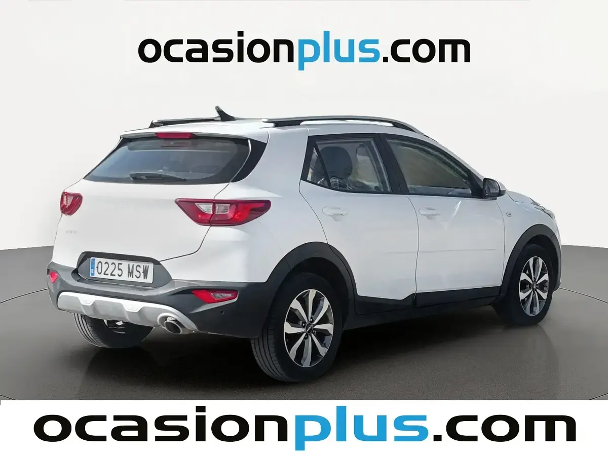 Usado Kia Stonic 100 CV (73 kW) 2024 Blanco SUV