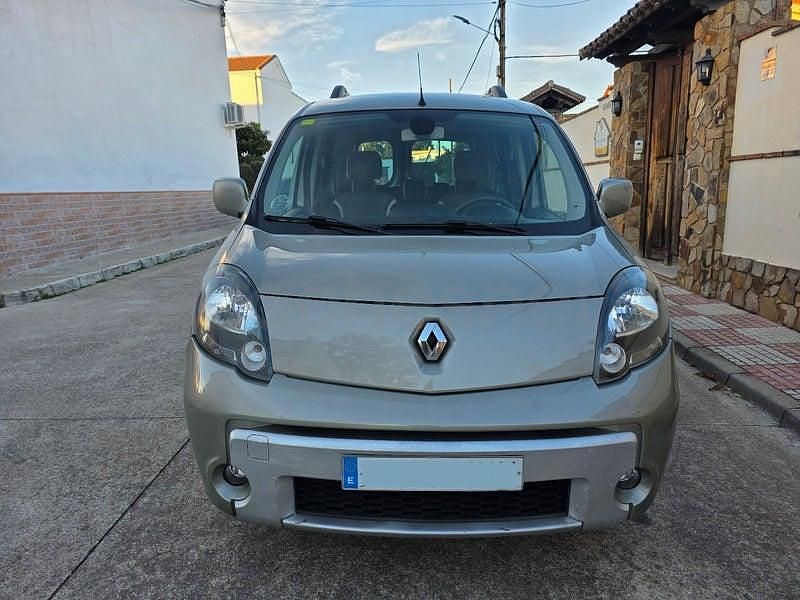 Usado Renault Kangoo Dynamique 110 CV (80 kW) 2012 Beige Monovolumen