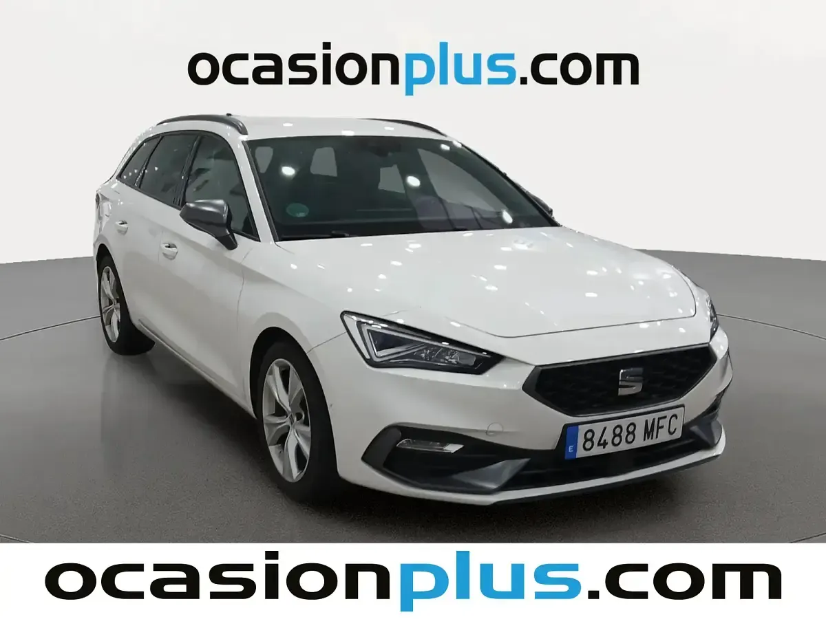 Usado Seat Leon FR 150 CV (110 kW) 2023 Blanco Familiar
