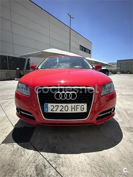 Usado Audi A3 Sportback Ambition 105 CV (77 kW) 2011 Rojo Utilitario