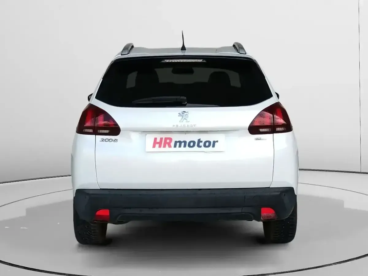 Usado Peugeot 2008 Style 110 CV (80 kW) 2017 Blanco SUV