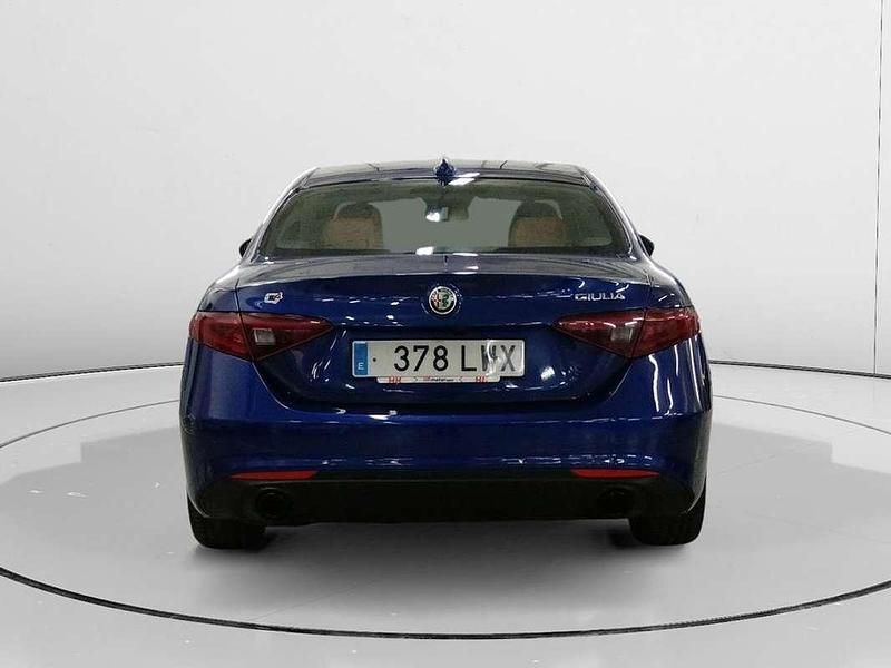 Usado Alfa Romeo Giulia Ti 212 CV (155 kW) 2022 Azul Berlina