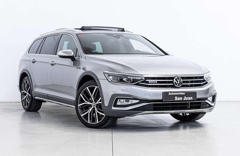 Usado VW Passat Alltrack 200 CV (147 kW) 2021 Plateado Familiar