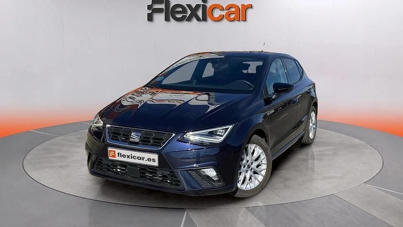 Usado Seat Ibiza FR 110 CV (80 kW) 2022 Azul Utilitario