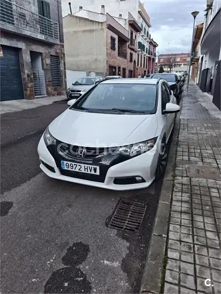 Usado Honda Civic Elegance 120 CV (88 kW) 2014 Blanco Familiar