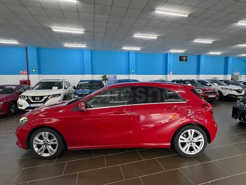 Usado Mercedes A200 150 CV (110 kW) 2018 Rojo Berlina