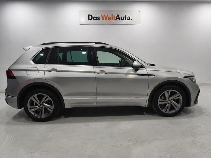 Usado VW Tiguan R-line 150 CV (110 kW) 2022 Gris plata SUV