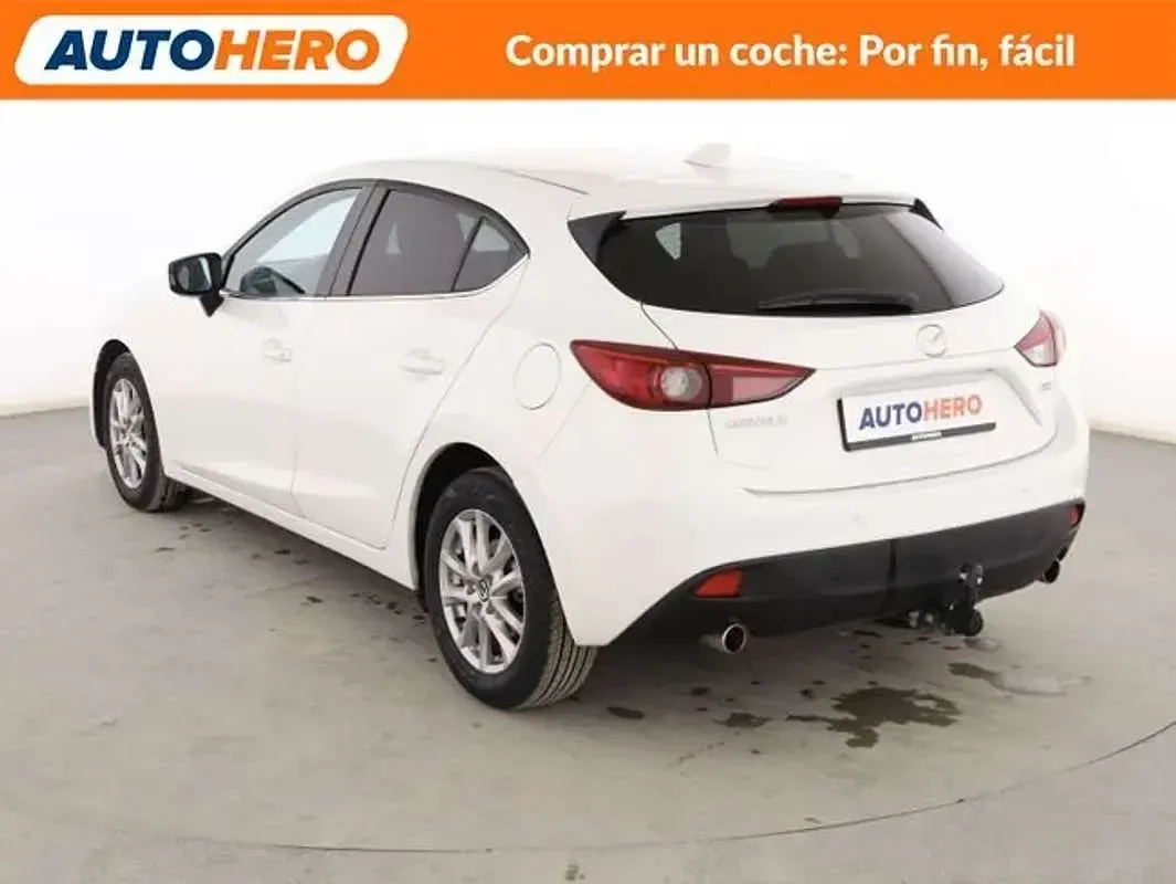 Begagnad Mazda 3 Style 150 HK (110 kW) 2014 Vit Sedan