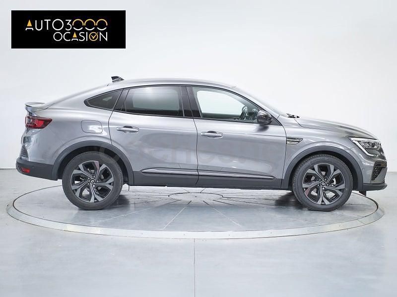 Usado Renault Arkana RS Line 160 CV (117 kW) 2023 Gris / plata SUV