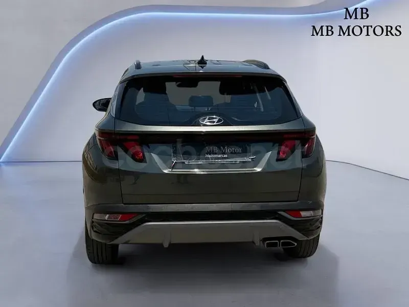 Usado Hyundai Tucson Style 230 CV (169 kW) 2022 Gris / plata SUV