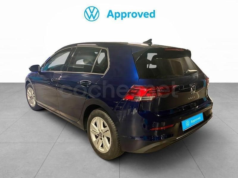 Usado VW Golf VIII Life 150 CV (110 kW) 2022 Azul Berlina