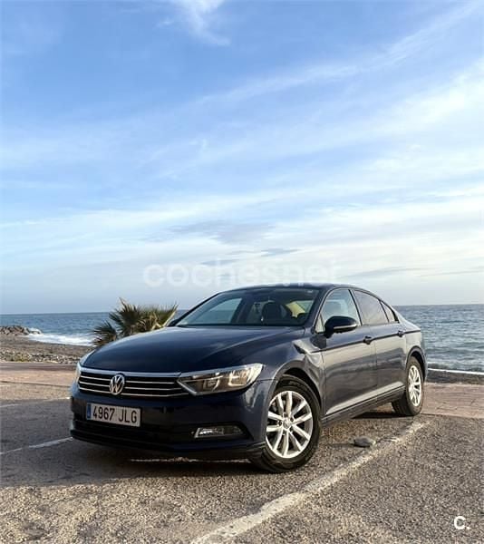 Usado VW Passat Advance 120 CV (88 kW) 2016 Azul Berlina