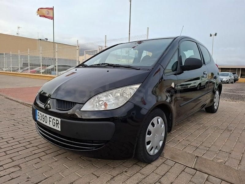 Usado Mitsubishi Colt Inform 75 CV (55 kW) 2006 Negro Berlina