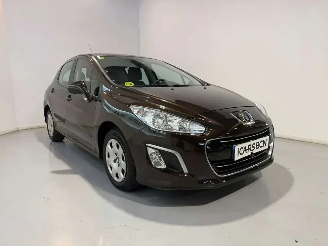 Usado Peugeot 308 Access 112 CV (82 kW) 2012 Negro Utilitario