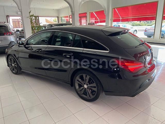 Usado Mercedes CLA200 Shooting Brake 136 CV (100 kW) 2017 Negro Familiar