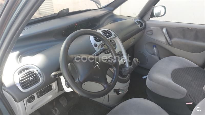 Gris / plata Usado 2011 Citroën Xsara Picasso Exclusive Monovolumen | 3000 € (Buen precio) - Imagen 1/4
