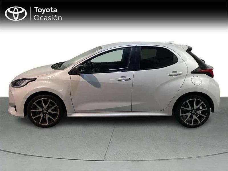 Usado Toyota Yaris Hybrid Style 116 CV (85 kW) 2021 Monovolumen