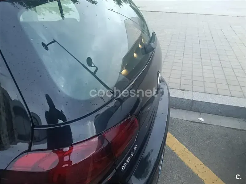 Usado VW Golf VI 105 CV (77 kW) 2011 Negro Utilitario
