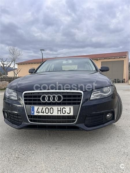 Usado Audi A4 143 CV (105 kW) 2011 Azul Berlina
