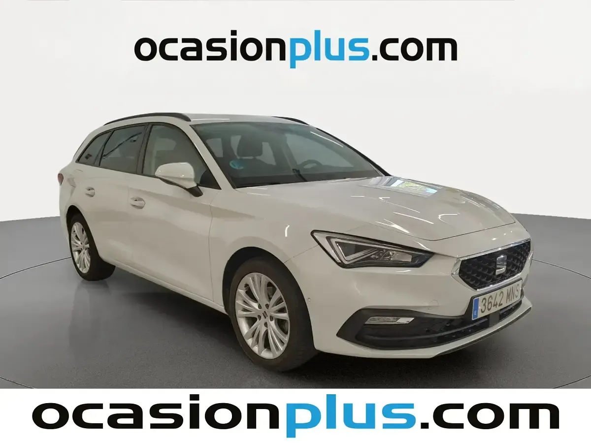 Usado Seat Leon Style 150 CV (110 kW) 2024 Blanco Familiar