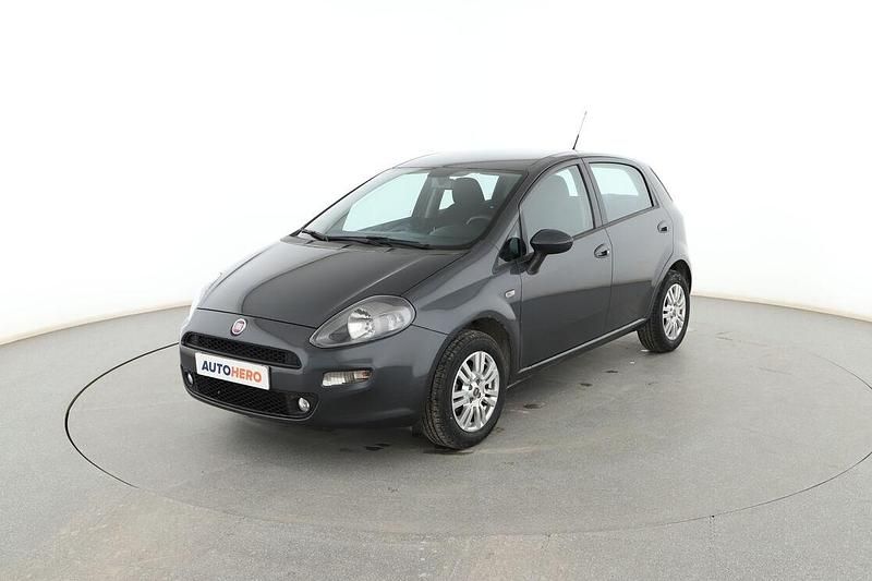 Usado Fiat Punto Lounge 77 CV (56 kW) 2014 Gris Utilitario