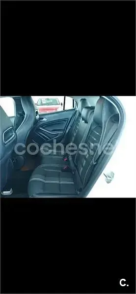 Usado Mercedes GLA180 122 CV (89 kW) 2018 Blanco SUV