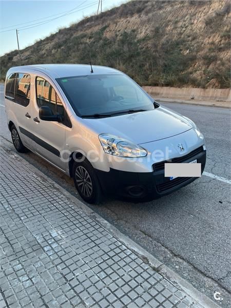 Gris / plata Usado 2015 Peugeot Partner Tepee Outdoor Monovolumen | 6200 € (Super precio) - Imagen 1/4